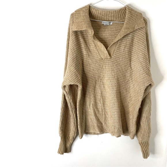 cupcakes and cashmere Oversized Neutral Knit V-Neck Sweater - Picture 1 of 8